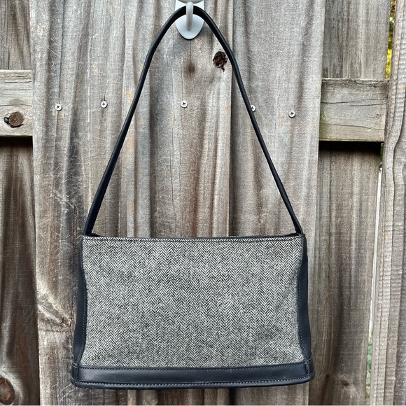 Vintage Coach Bleecker Shoulder Bag 6128 in Black Tweed - Picture 3 of 13
